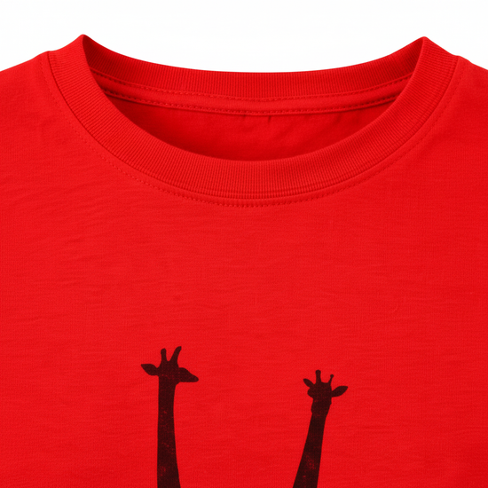 T-Shirt mit zwei Giraffen-Silhouetten – Rot